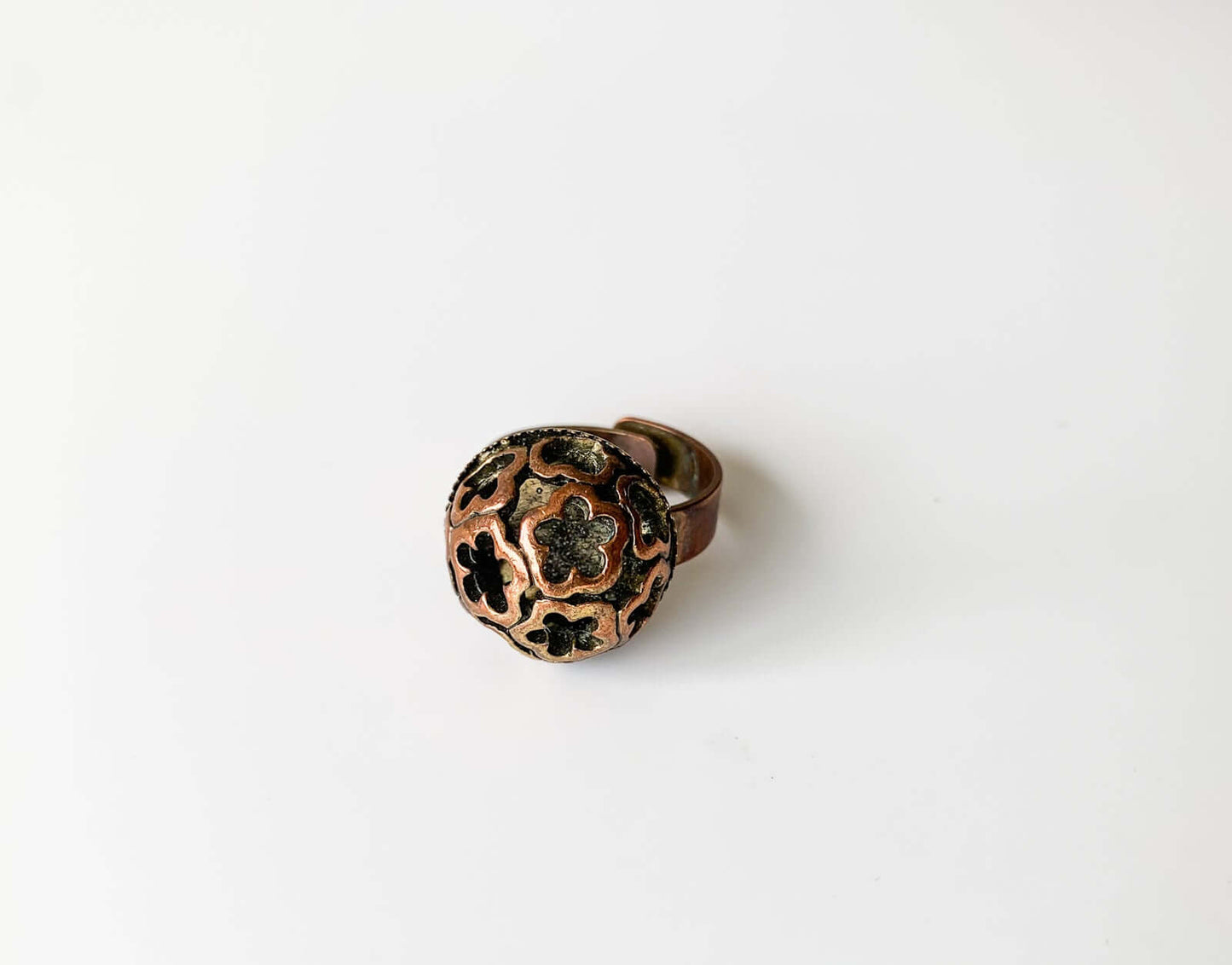 Bronze ring floral Finland | Midcentury Jewelry | Molna Vintage