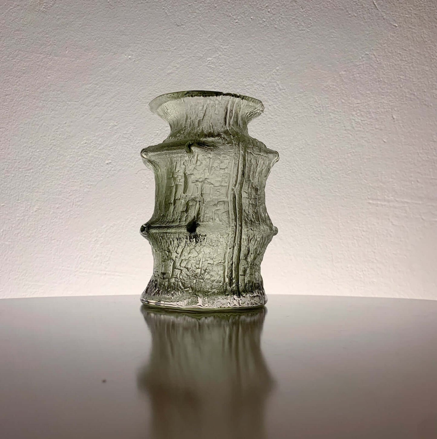 Finlandia 3362 Timo Sarpaneva IIttala | Textured green vase | Molna Vintage
