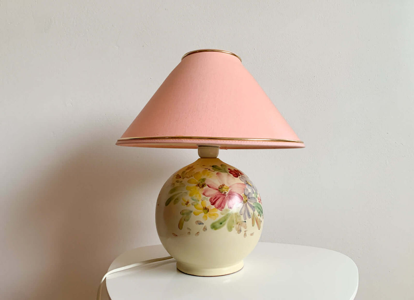 Flowers painted decor lamp