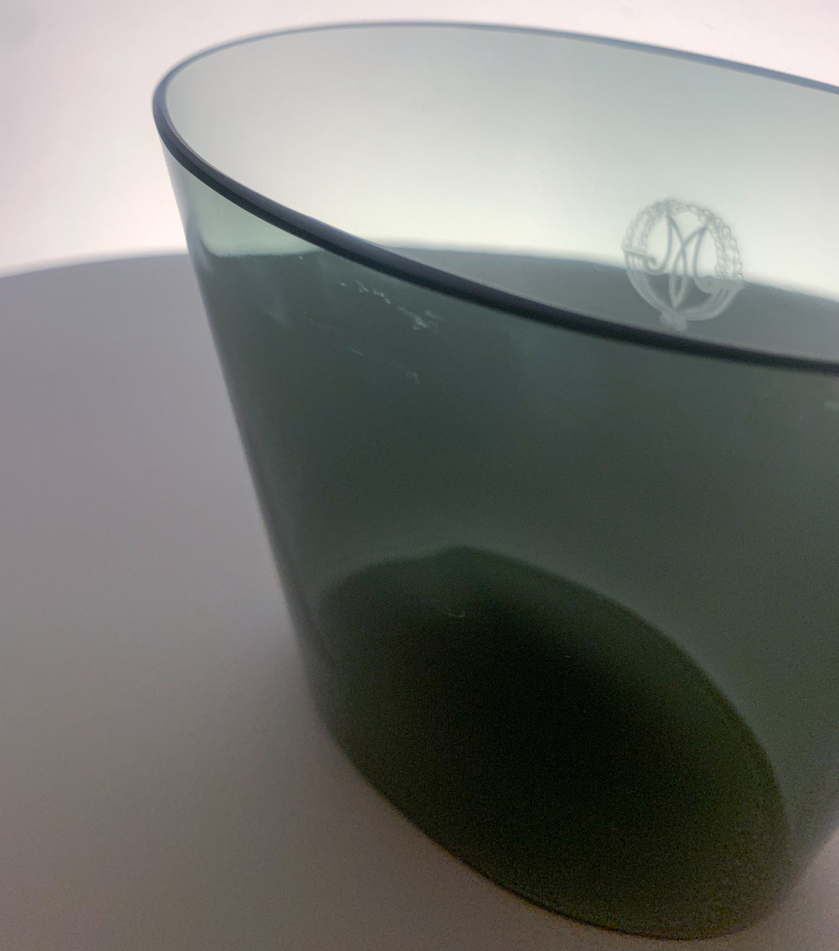SH 142 grey glass vase | Saara Hopea Nuutajärvi