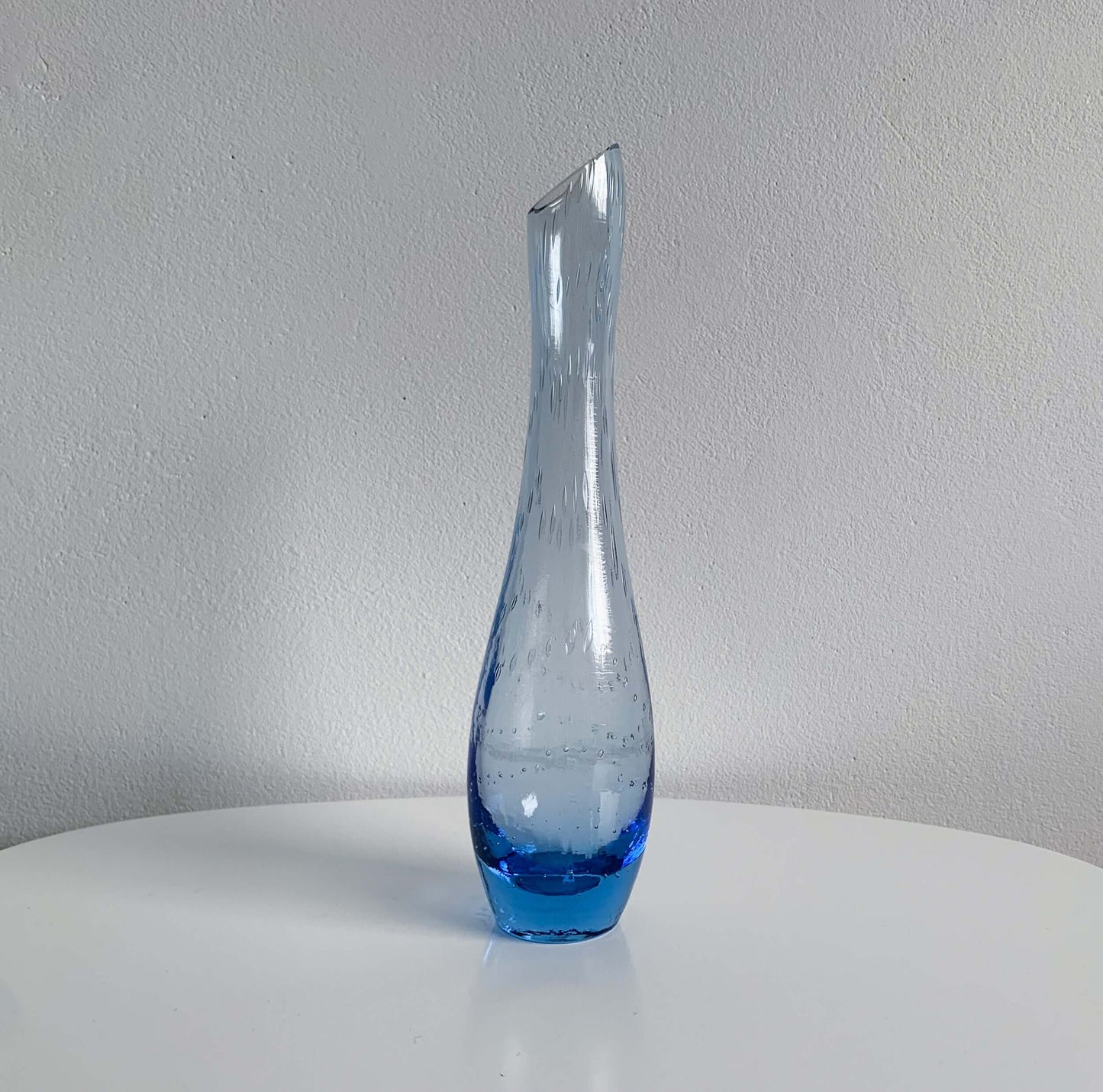 Vintage light blue vase with bubbles, designer Eero Sallinen, Riihimäki, Finland, 1960s
