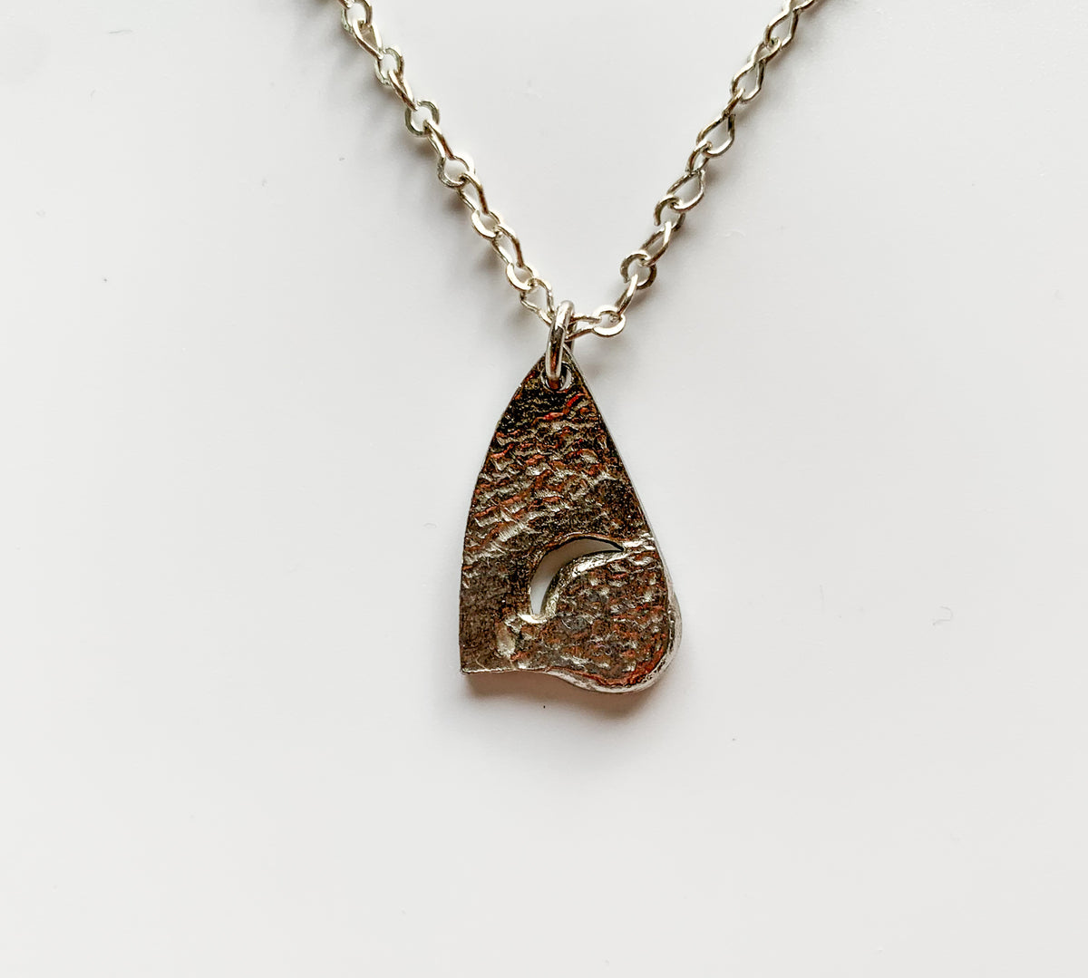 Spectrolite Pendant with Chain, Finland