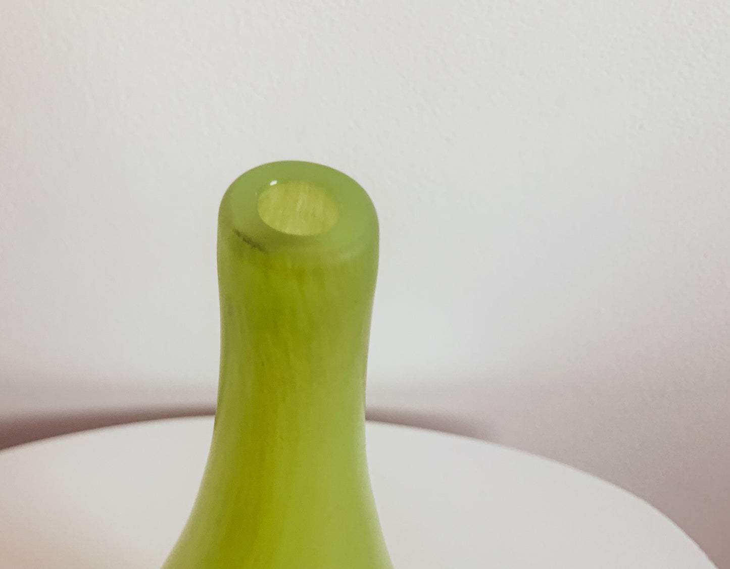 Design Gunnell Sahlin, Kosta Boda Decanter, vase and artwork Amazon