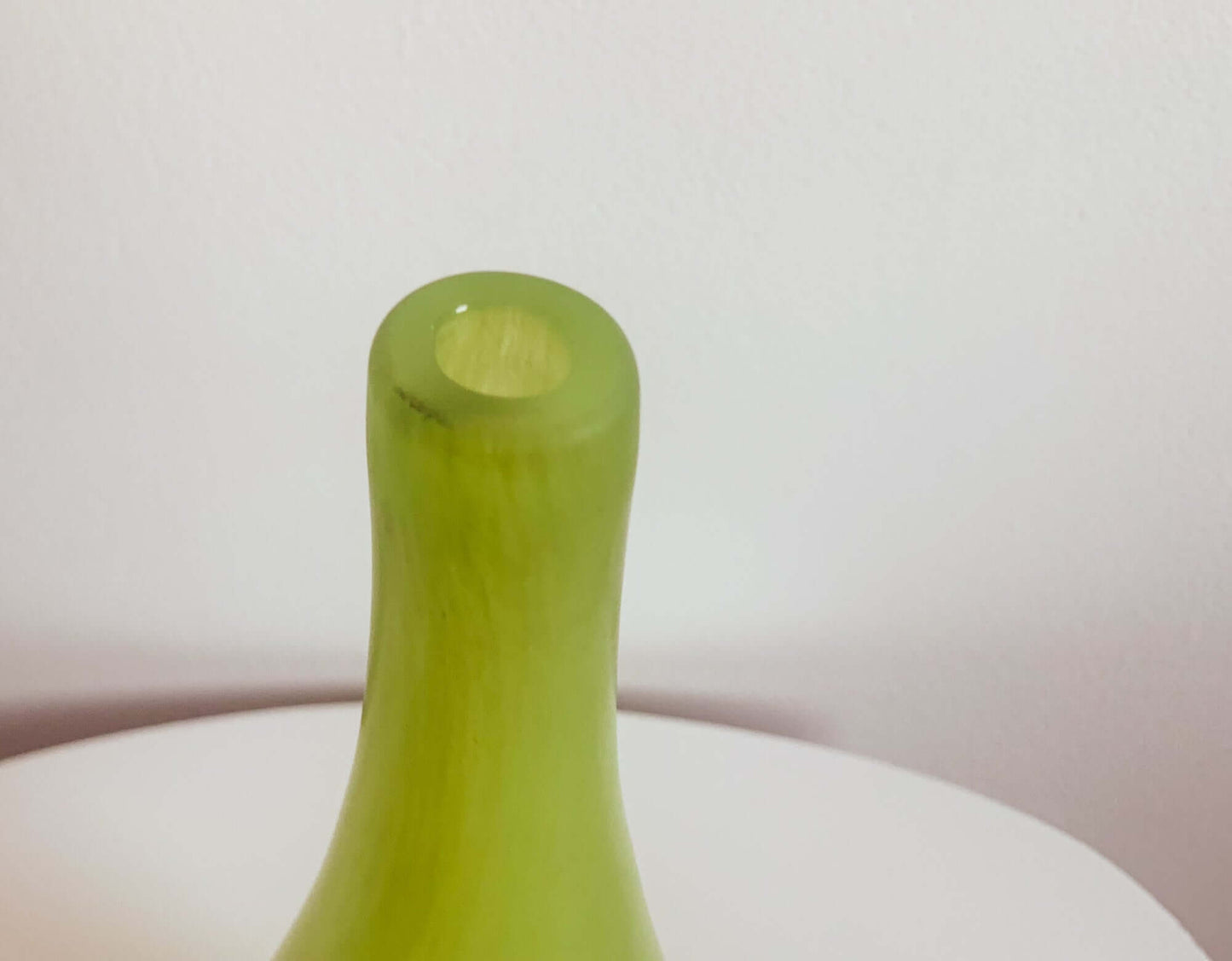 Design Gunnell Sahlin, Kosta Boda Decanter, vase and artwork Amazon