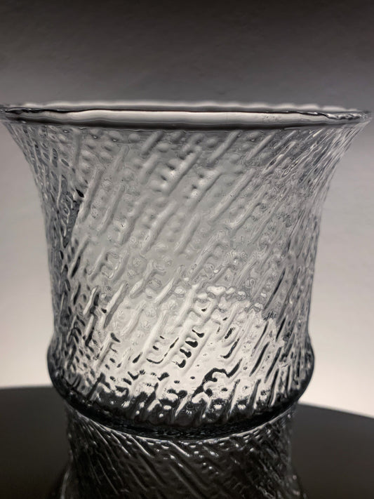 Nuutajärvi Finland | Veera Glass Vase by Heikki Orvola
