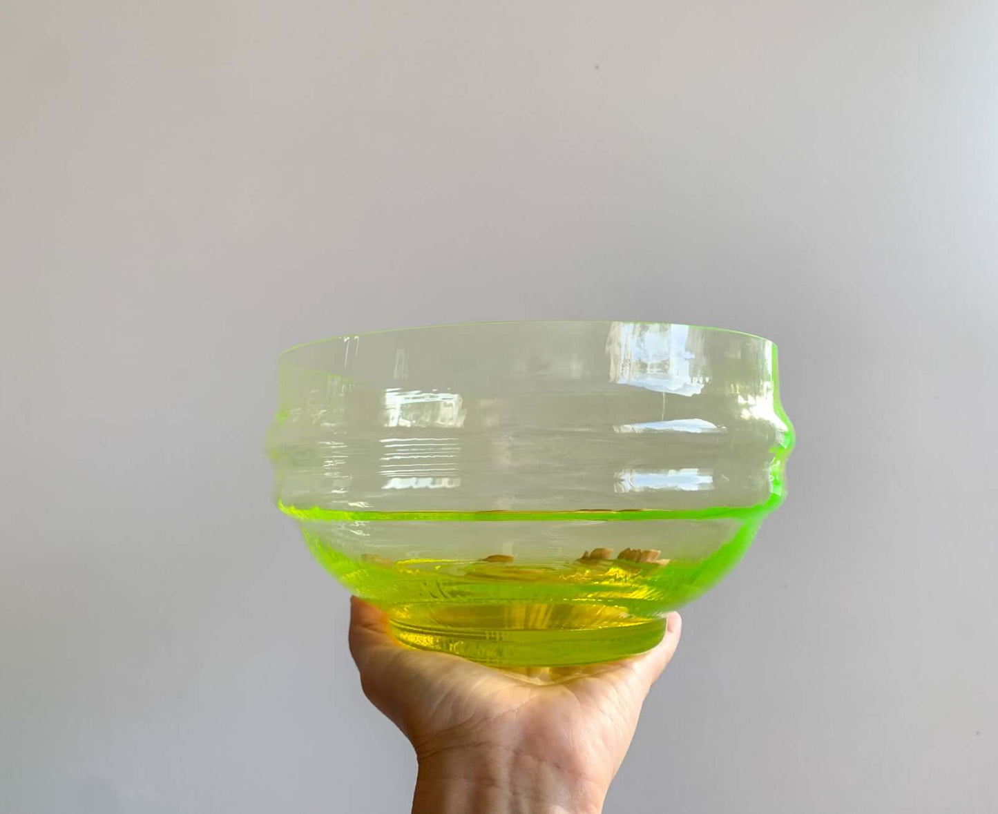 Nanny Still Riihimaki, Uranium large glass bowl Sulttaani, 1960s