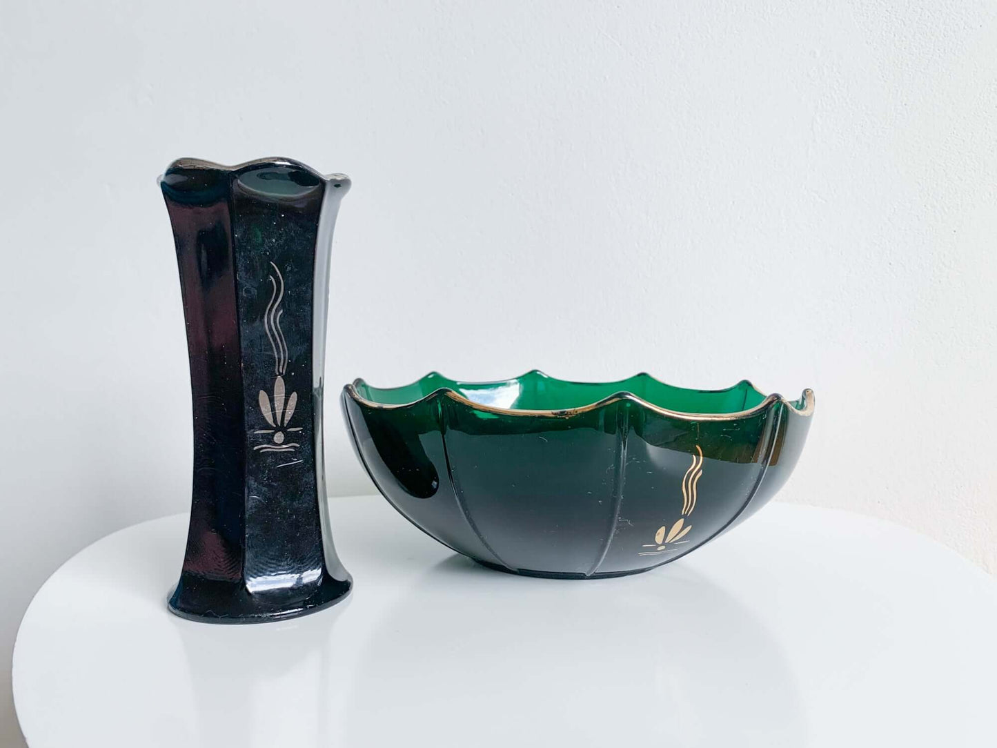 Vintage Art Deco vase of dark green glass, Riihimaki Finland, 1949