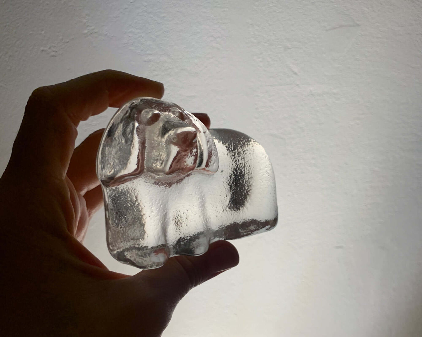Dog figurine Muurla glass