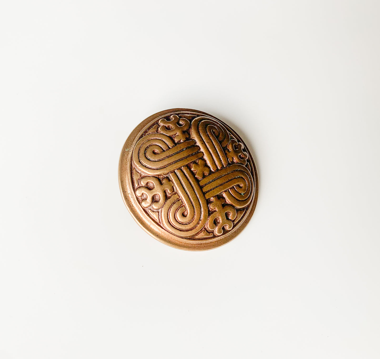 Kalevala Koru, Large bronze brooch Hannunvaakuna