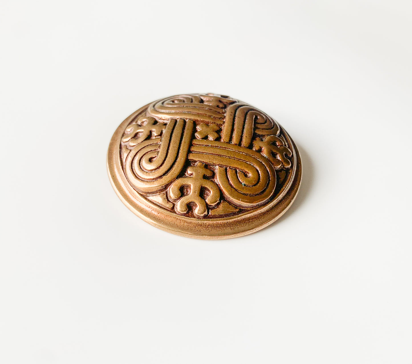 Kalevala Koru, Large bronze brooch Hannunvaakuna