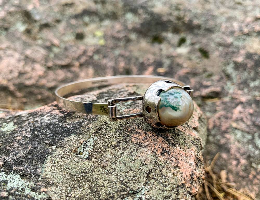 Midmod silver bracelet with jasper gemstone, designer Martti Viikinniemi, 1966 Finland