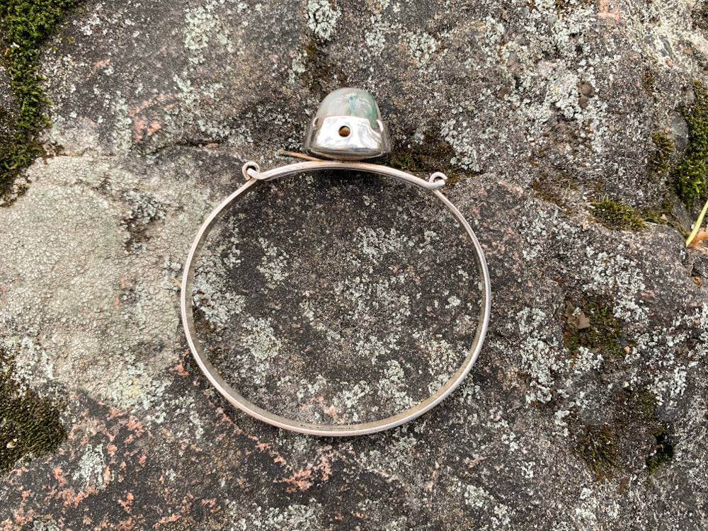 Midmod silver bracelet with jasper gemstone, designer Martti Viikinniemi, 1966 Finland