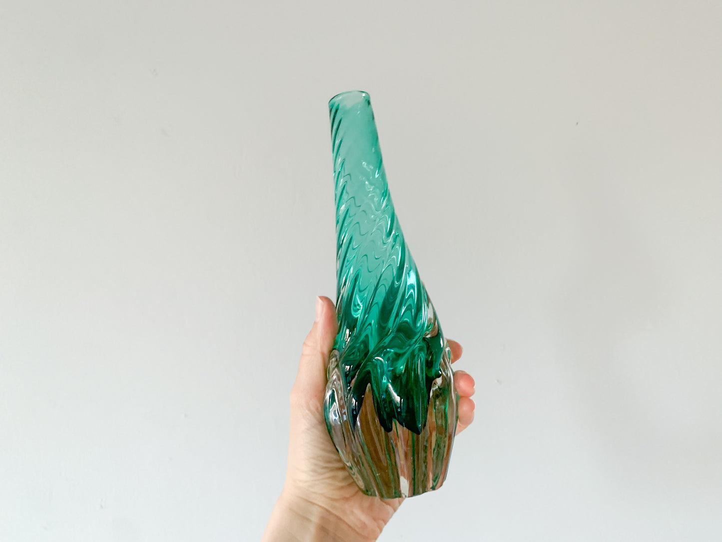 Emerald green crystal glass swirl vase, designer Mikko Helander, Humppila Finland, 60s