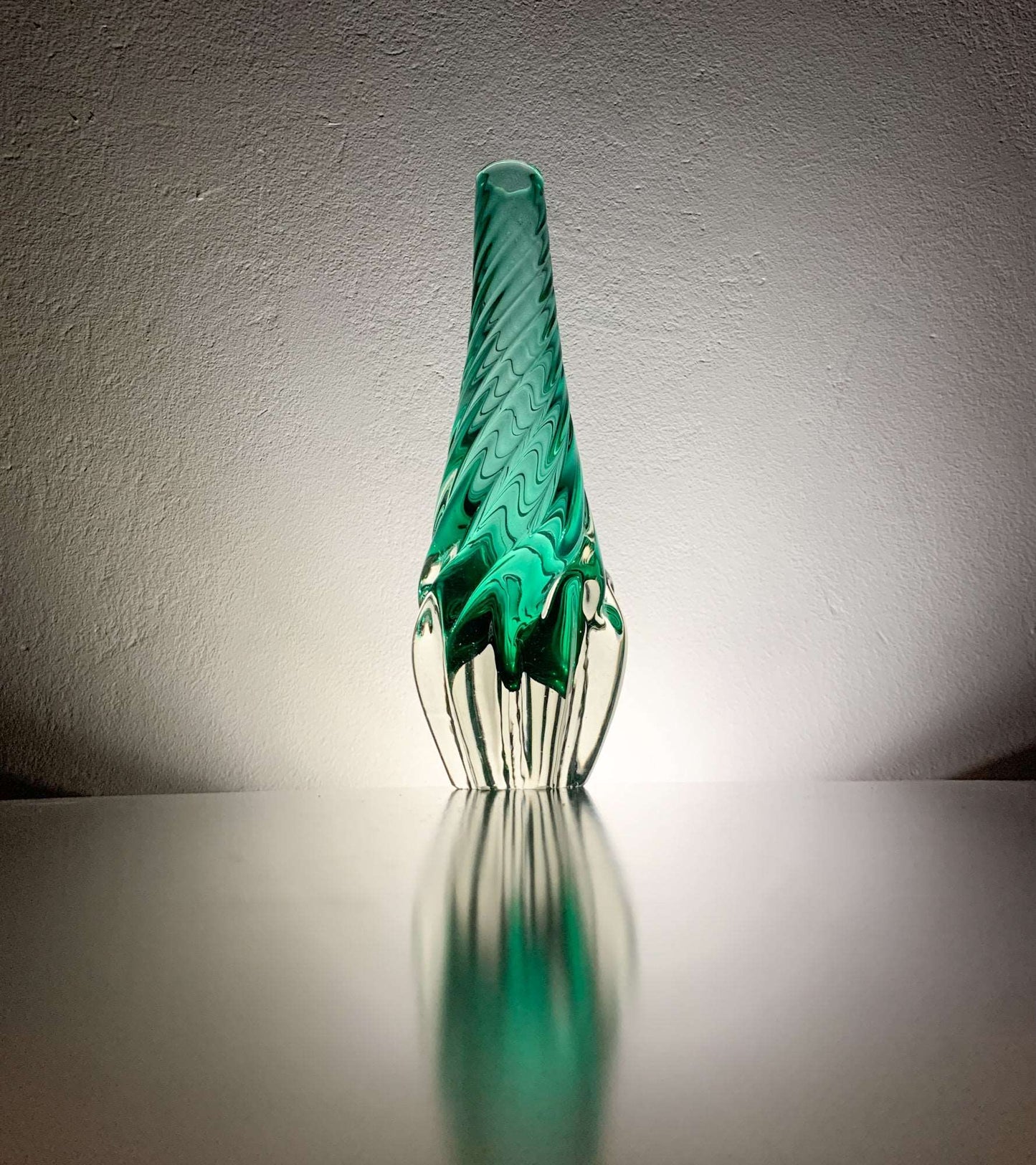 Emerald green crystal glass swirl vase, designer Mikko Helander, Humppila Finland, 60s