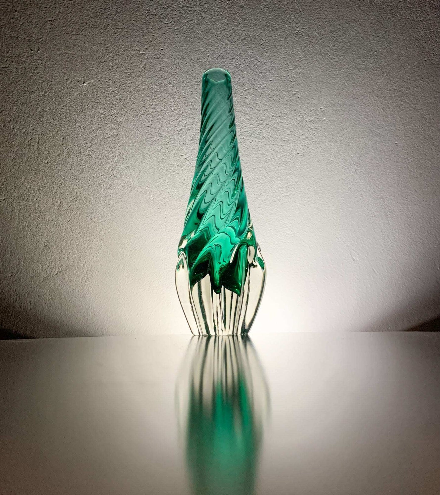 Emerald green crystal glass swirl vase, designer Mikko Helander, Humppila Finland, 60s