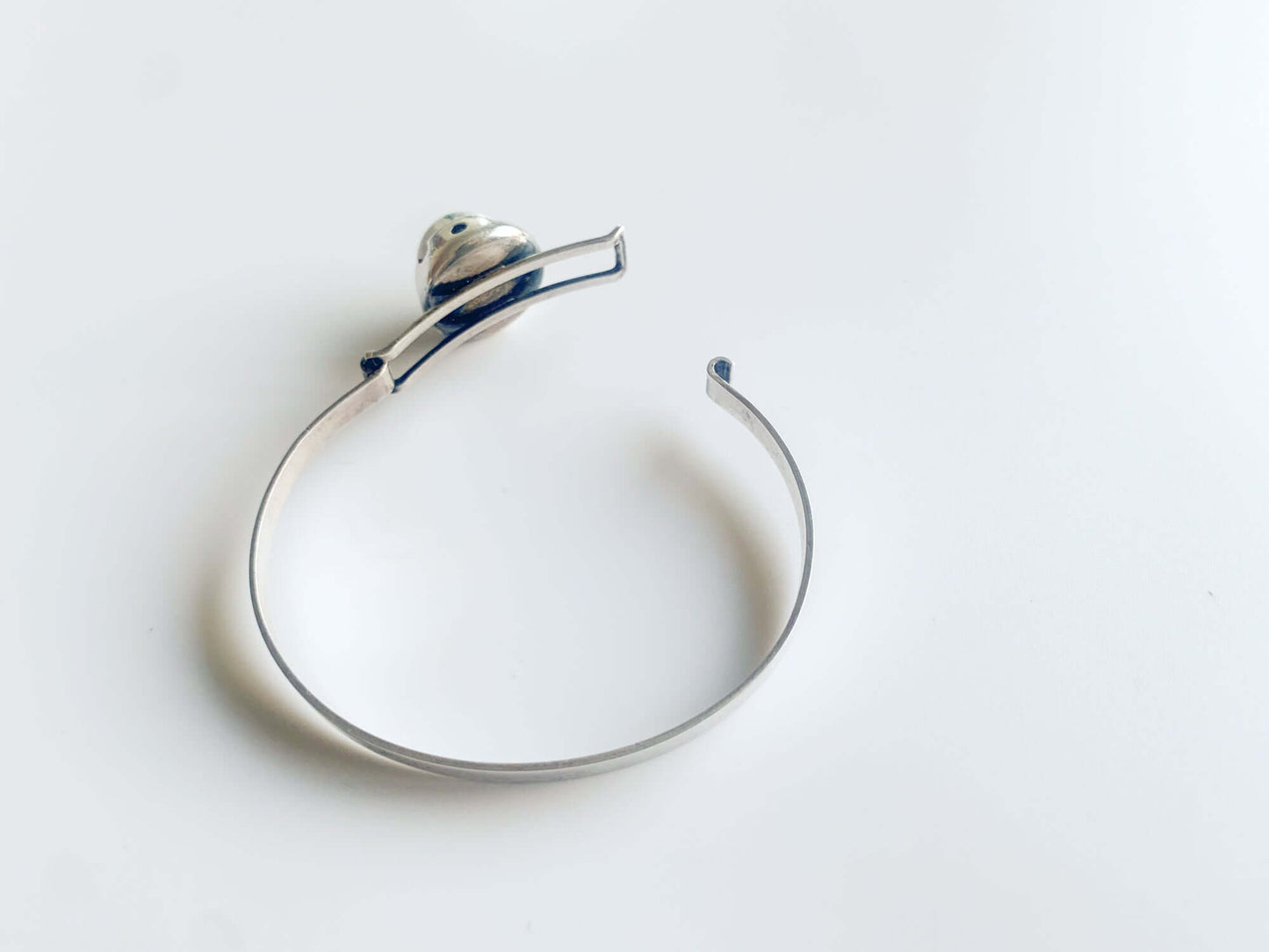 Midmod silver bracelet with jasper gemstone, designer Martti Viikinniemi, 1966 Finland