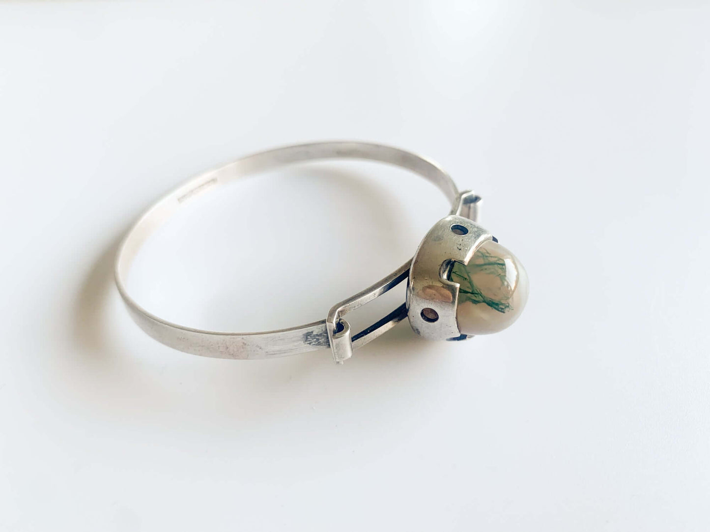 Midmod silver bracelet with jasper gemstone, designer Martti Viikinniemi, 1966 Finland