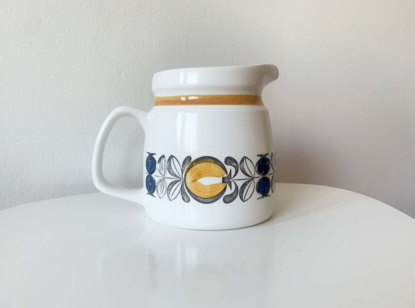Modernist jug Tuva series, Carl-Harry Stålhane, 1965-69. Rörstrand