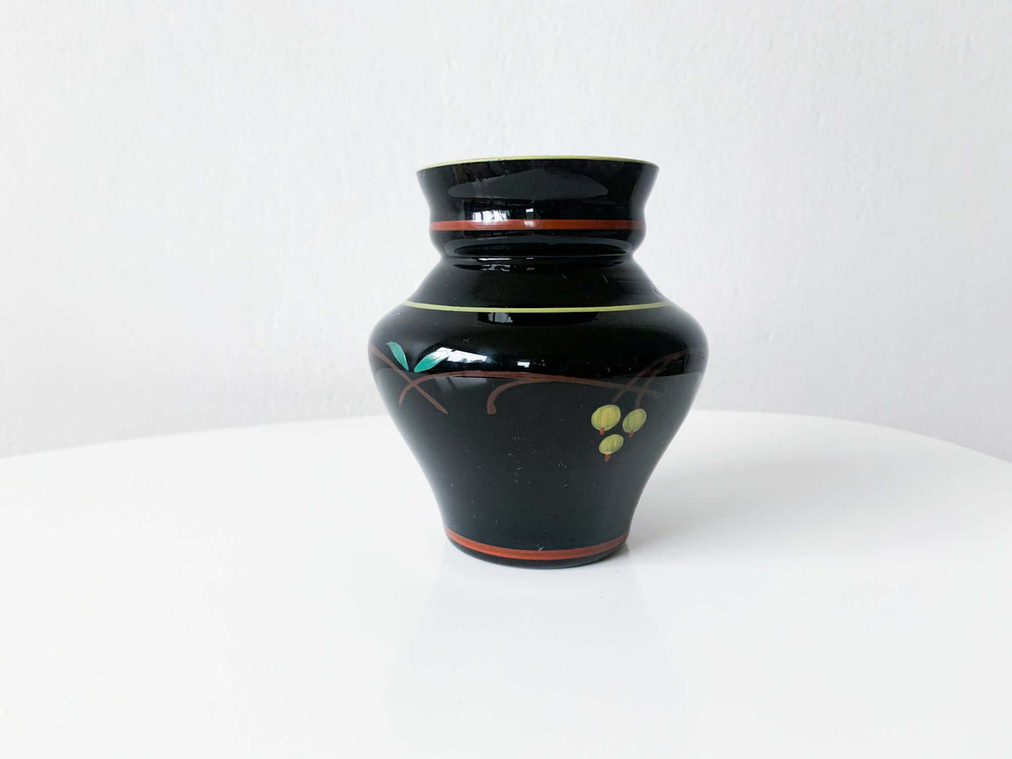 Black glass Art Deco vase Karhula Kauklahti hand-painted