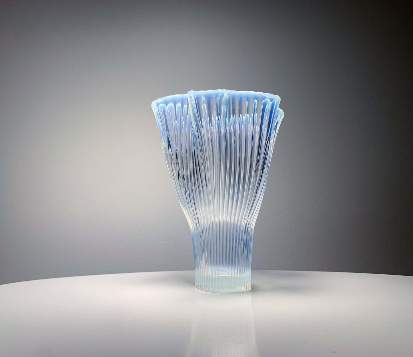 Vintage opalescent glass vase Reffla, designer Arthur Percy, Gullaskruf Sweden, 50s