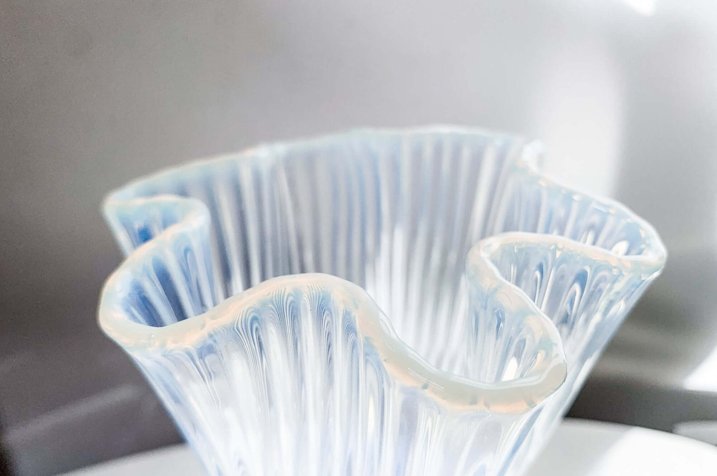 Vintage opalescent glass vase Reffla, designer Arthur Percy, Gullaskruf Sweden, 50s