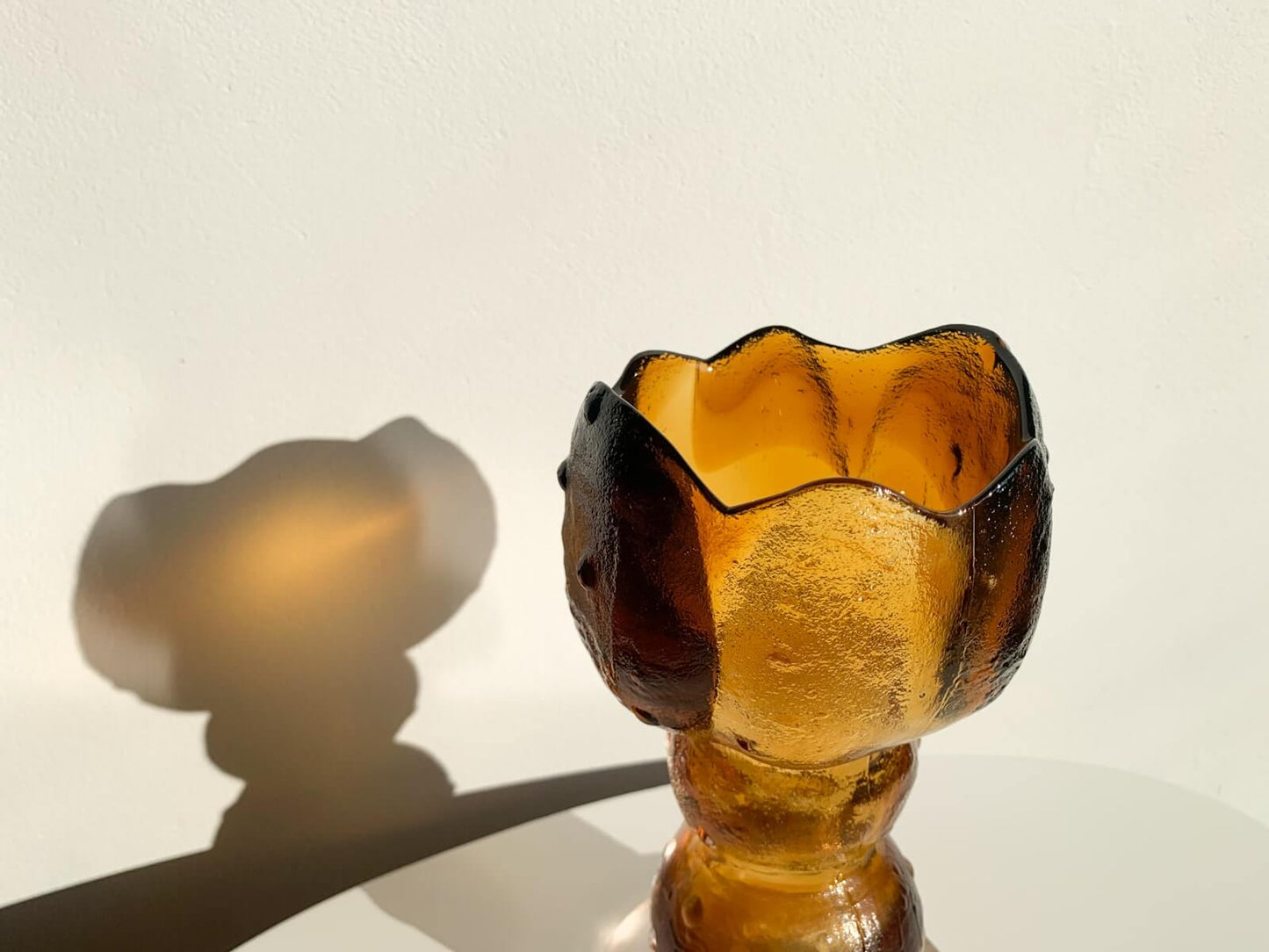 Brutalist Figurine, Vase Kivi Set, Humppila Finland 1980s amber