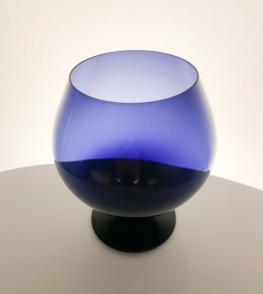 Saara Hopea for Nuutajärvi | Aroma glass vase 1131