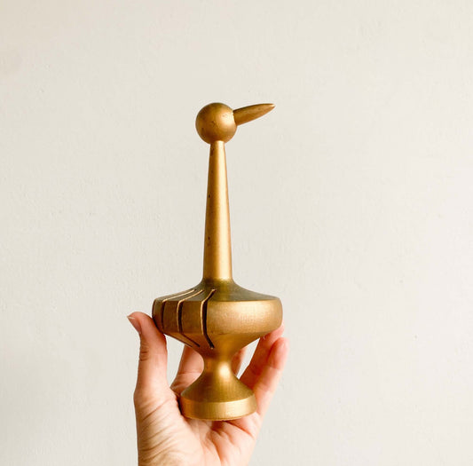 Paavo Asikainen | Figur einer Vogelstatue aus Holz mit goldenem Ton
