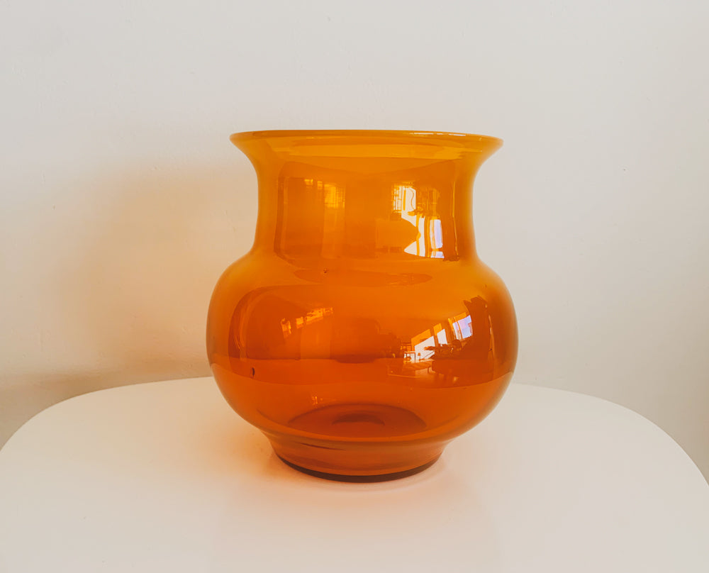 Vintage Erik Hoglund glass vase in honey color with opalline top, Kosta Boda Sweden, 1970s