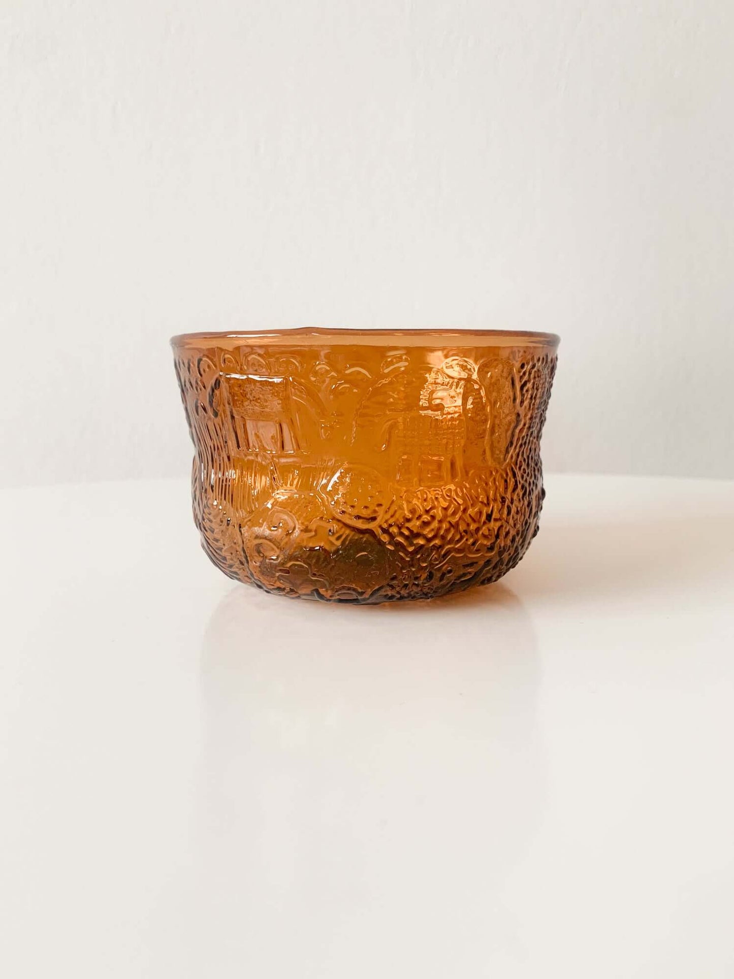 Glass dessert or sugar bowl, Fauna series by Oiva Toikka. Nuutajärvi 1970s