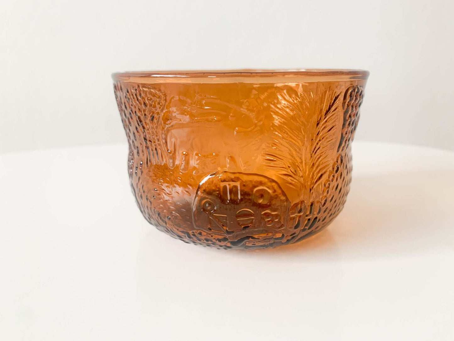 Glass dessert or sugar bowl, Fauna series by Oiva Toikka. Nuutajärvi 1970s