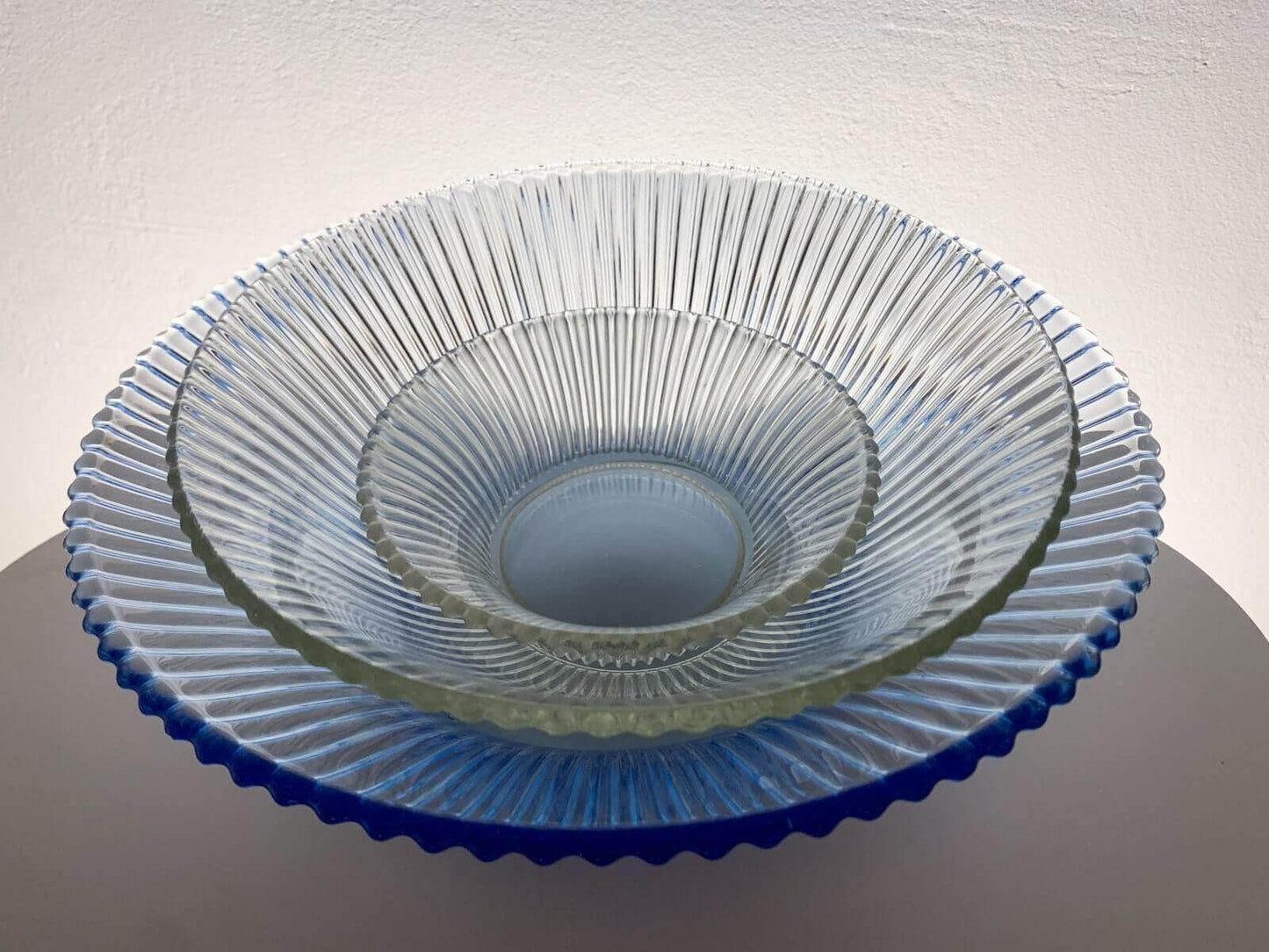 Goran Hongell Karhula, Large Sapphire Bowl Sade 26 cm, 1950s