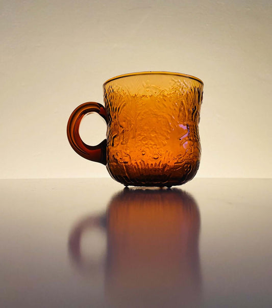 Glass cup for punch/glög from Fauna series by Oiva Toikka. Nuutajärvi 1970s