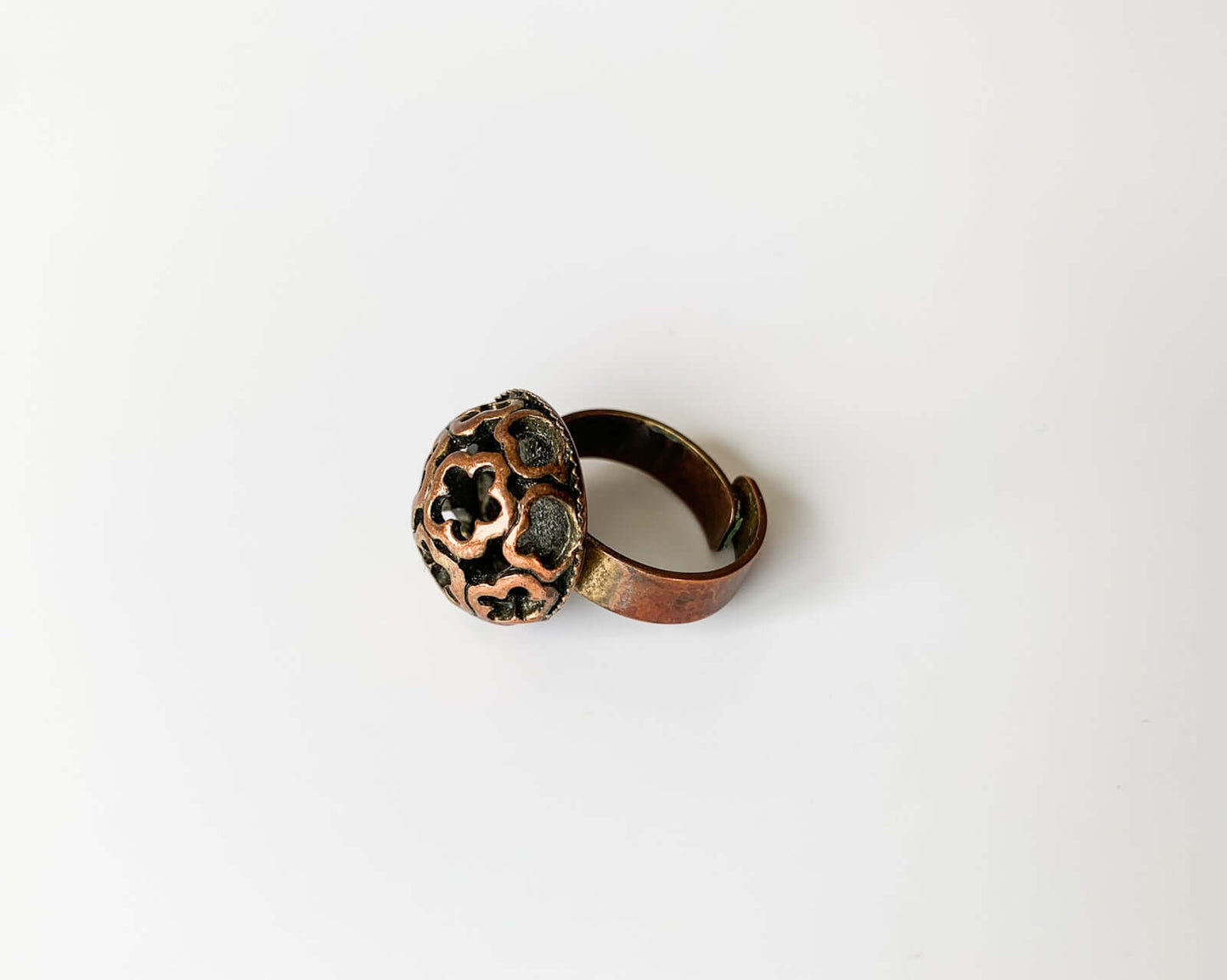 Bronze ring floral motif