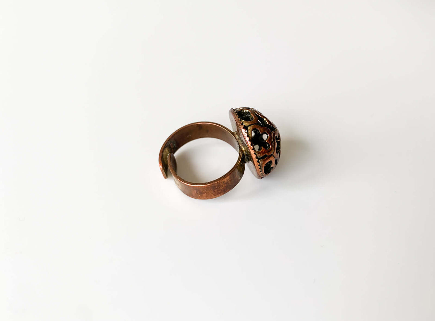 Bronze ring floral motif