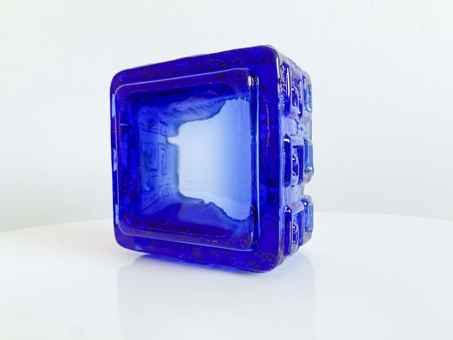 Glass object, bowl and ashtray Taalari by designer Tamara Aladin, Riihimaki Finland, 1967-75