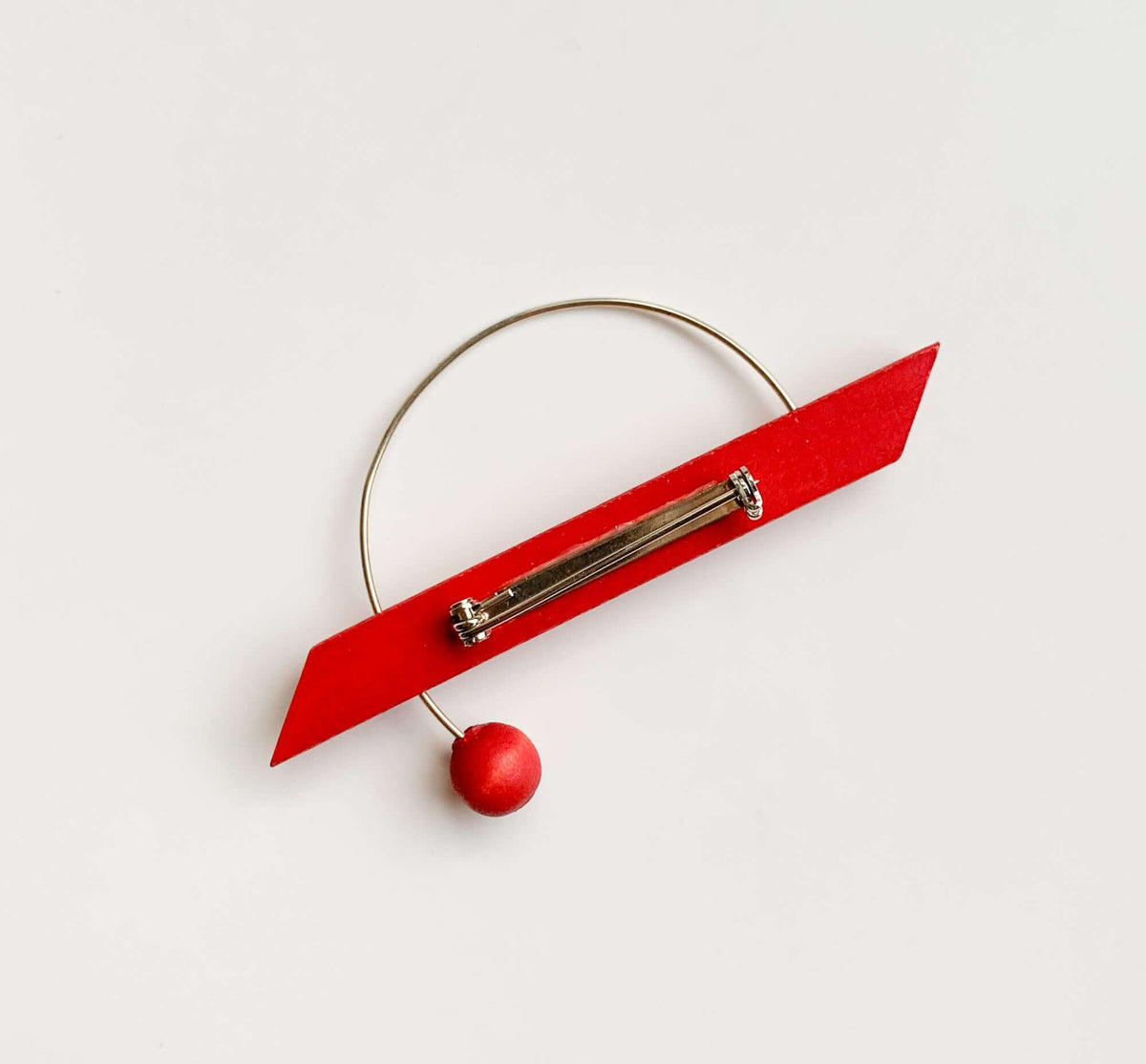 Red Orbit Brooch, Aarikka
