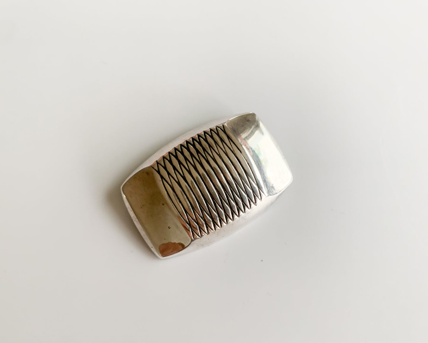 Erik Granit, Modernist silver brooch, Finland