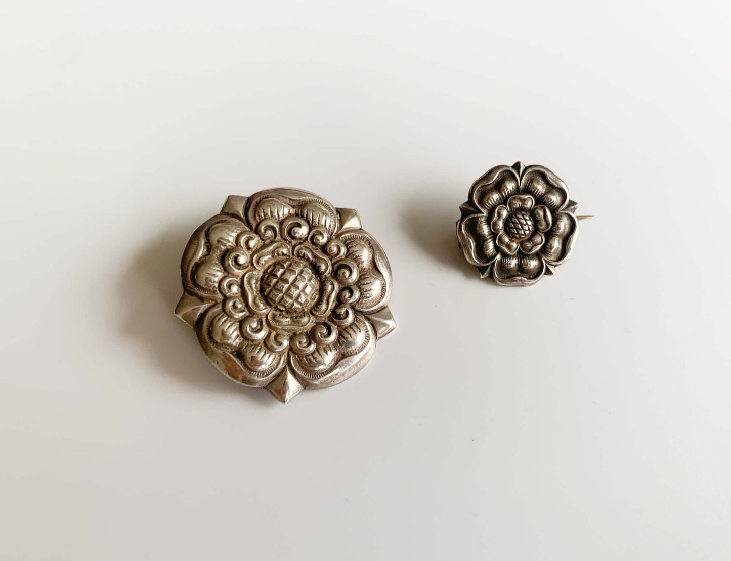 Vintage Henrik Moller Silver Brooch in Norwegian Art Nouveau Style (2 cm)