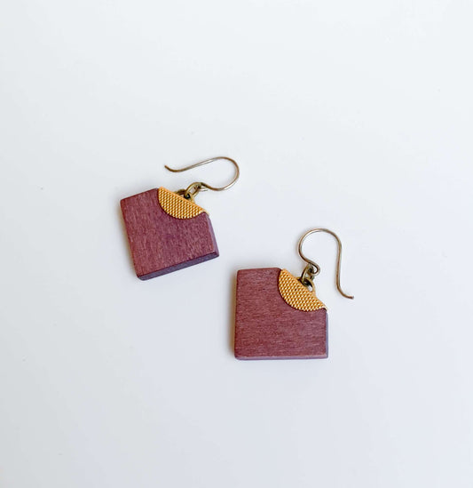 Mauve wooden earrings, brass detail, Aarikka