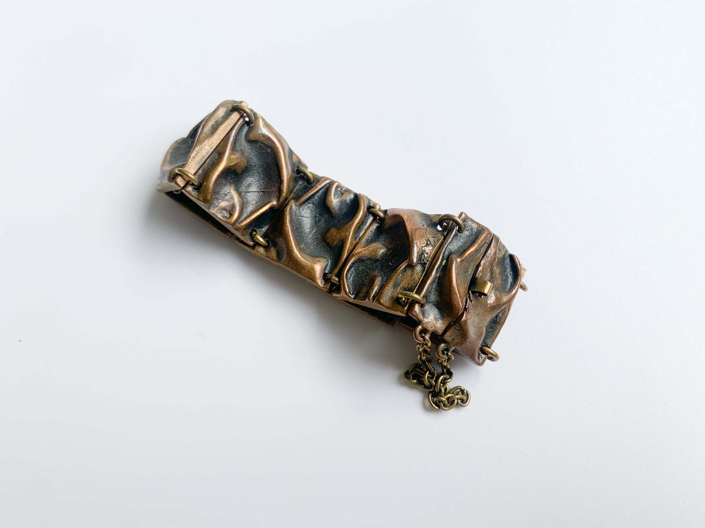Scandinavian Brutalist style substantial bronze bracelet, Jalosepot Finland, 1960-70s