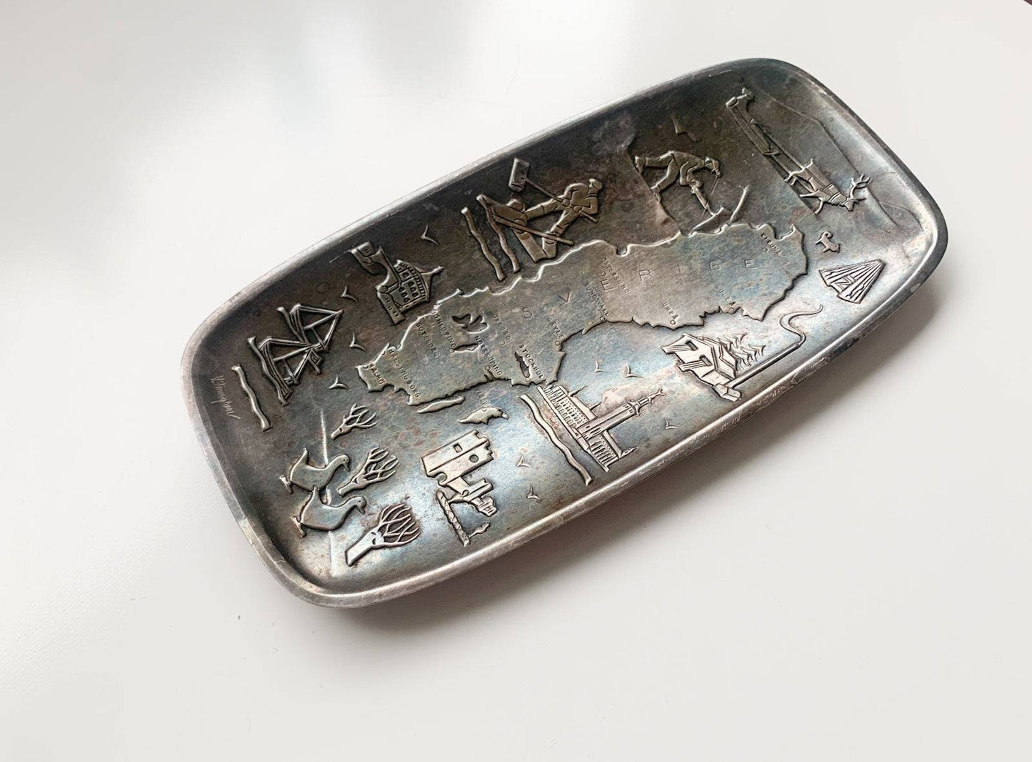 Modernist tray with symbols of Sweden in 1960s. Designer Vera Ferngren