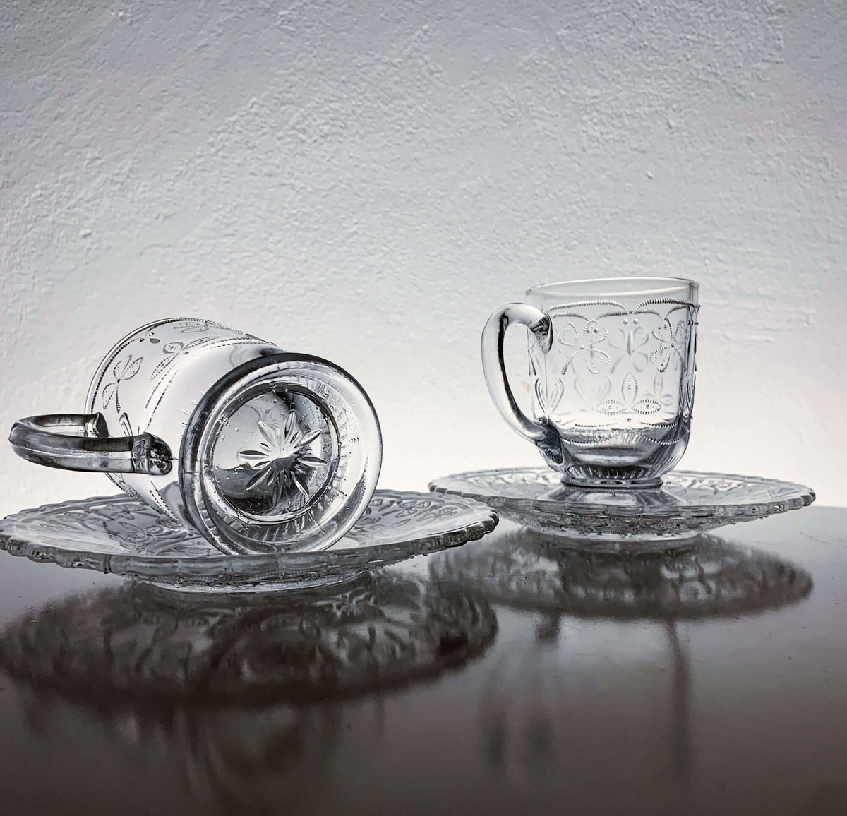 Nuutajärvi 2 Apila cup and saucer | Kerttu Nurminen
