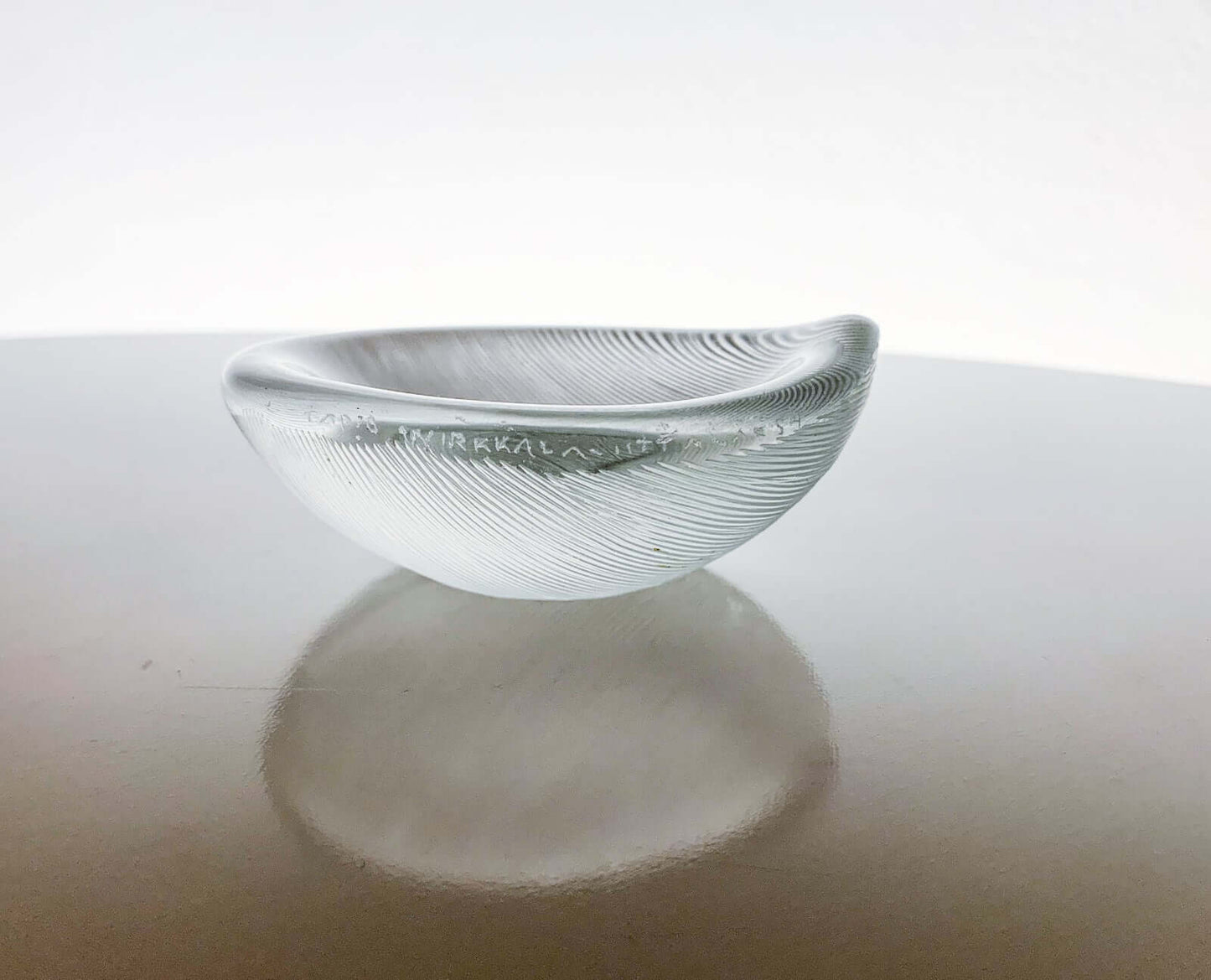 Iittala Tapio Wirkkala, Lehti art glass object 3377 signed, 1950s