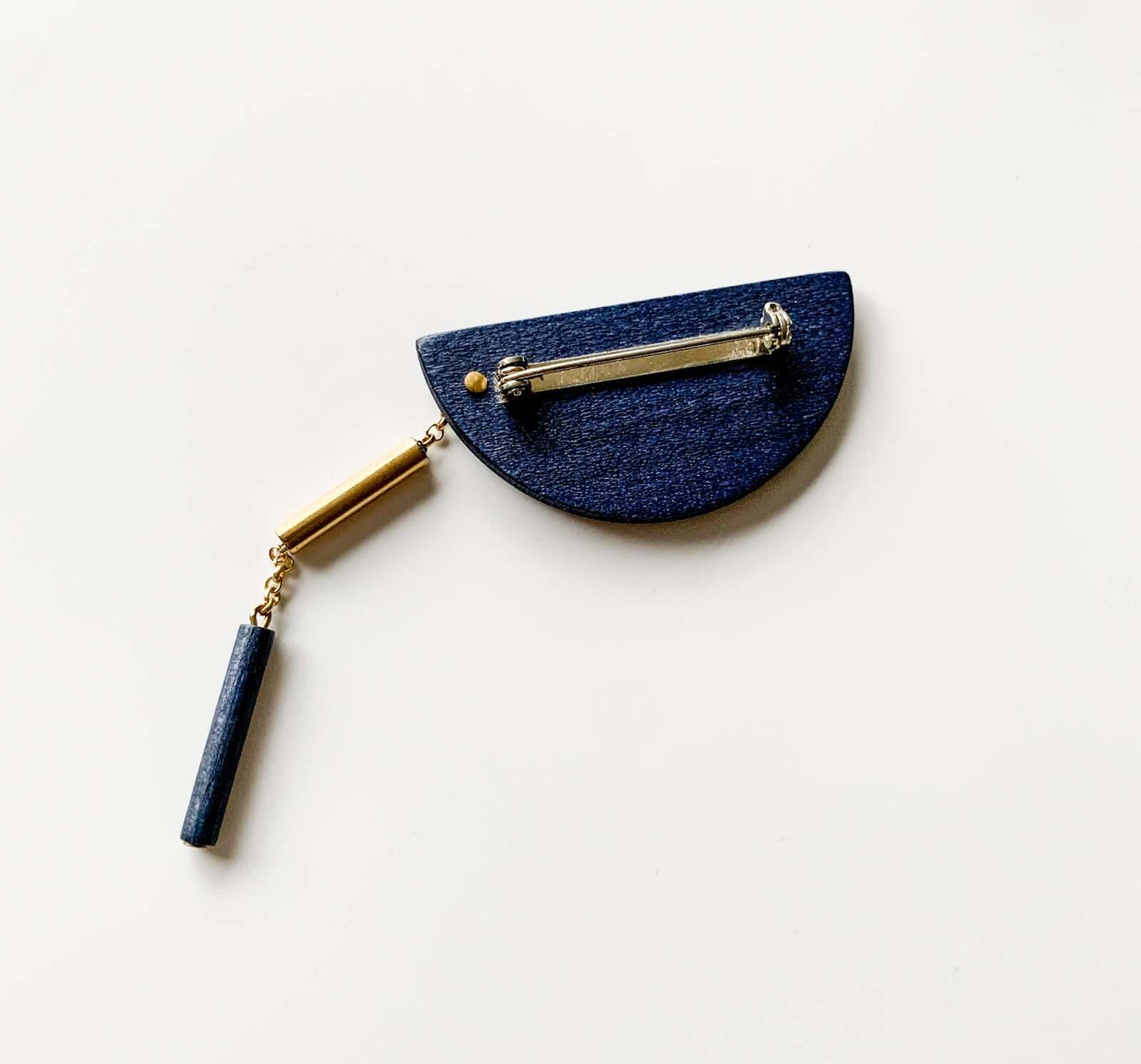 Aarikka Finnland Holz-Pendelbrosche, marineblau