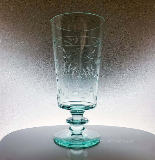 Antike gravierte Vase, Kornblumenmotiv