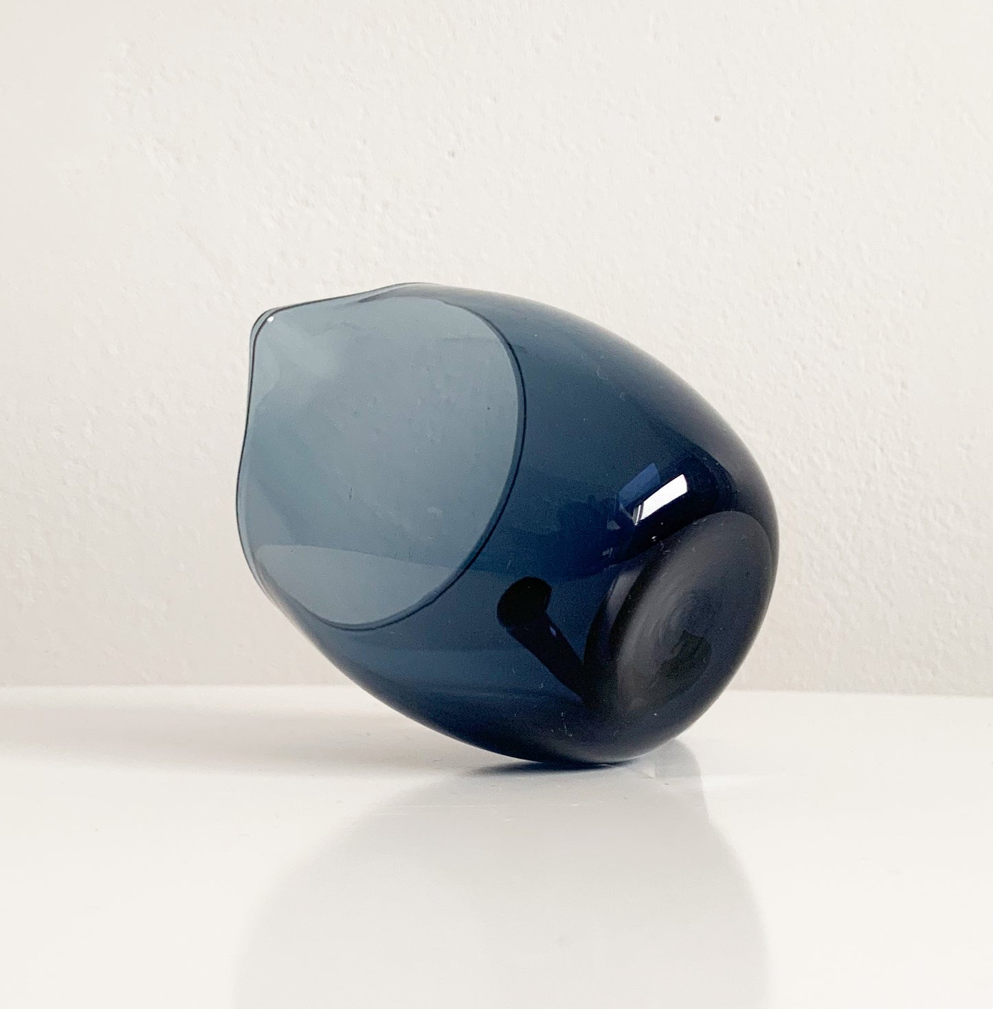 Petrol blue glass creamer | Tapio Wirkkala Iittala