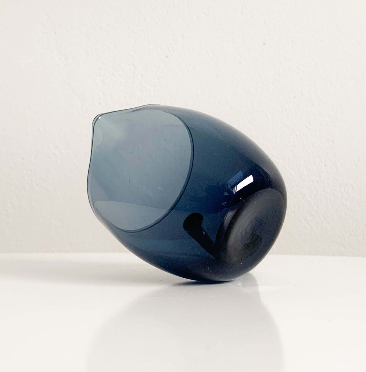 Benzinblaues Milchkännchen aus Glas | Tapio Wirkkala Iittala