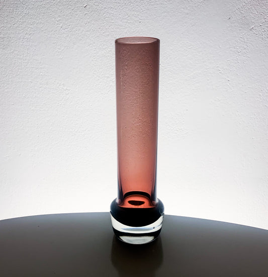 Modernist glass vase by Tamara Aladin | Riihimäen lasi