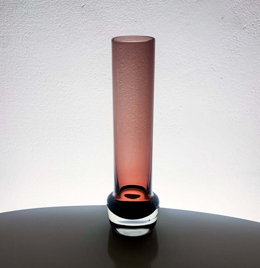 Modernist glass vase by Tamara Aladin | Riihimäen lasi
